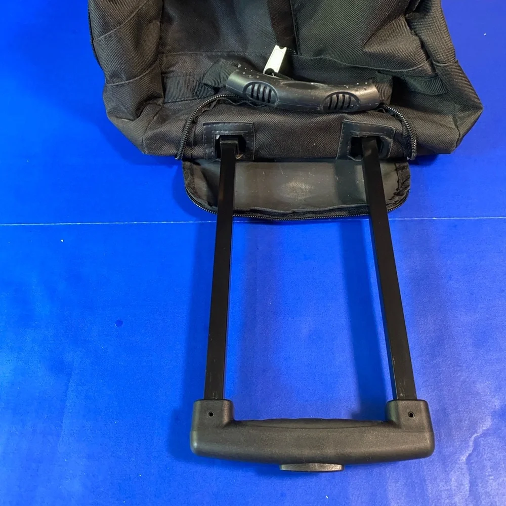 NHL BOSTON BRUINS Hockey Rolling Duffel Bag/ Carry On, 22”Lx11.5”Wx13”H